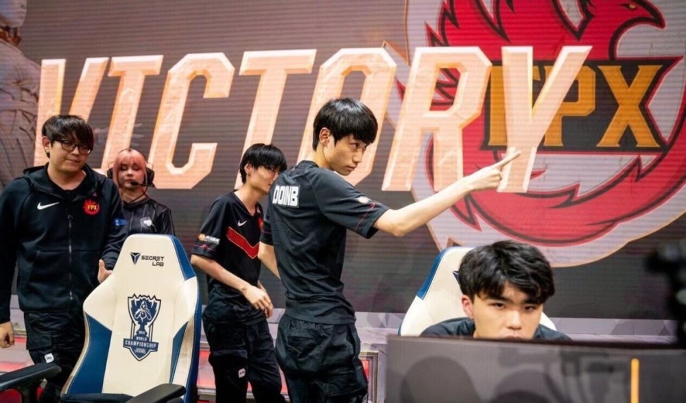 反观詹姆斯 反观詹姆斯